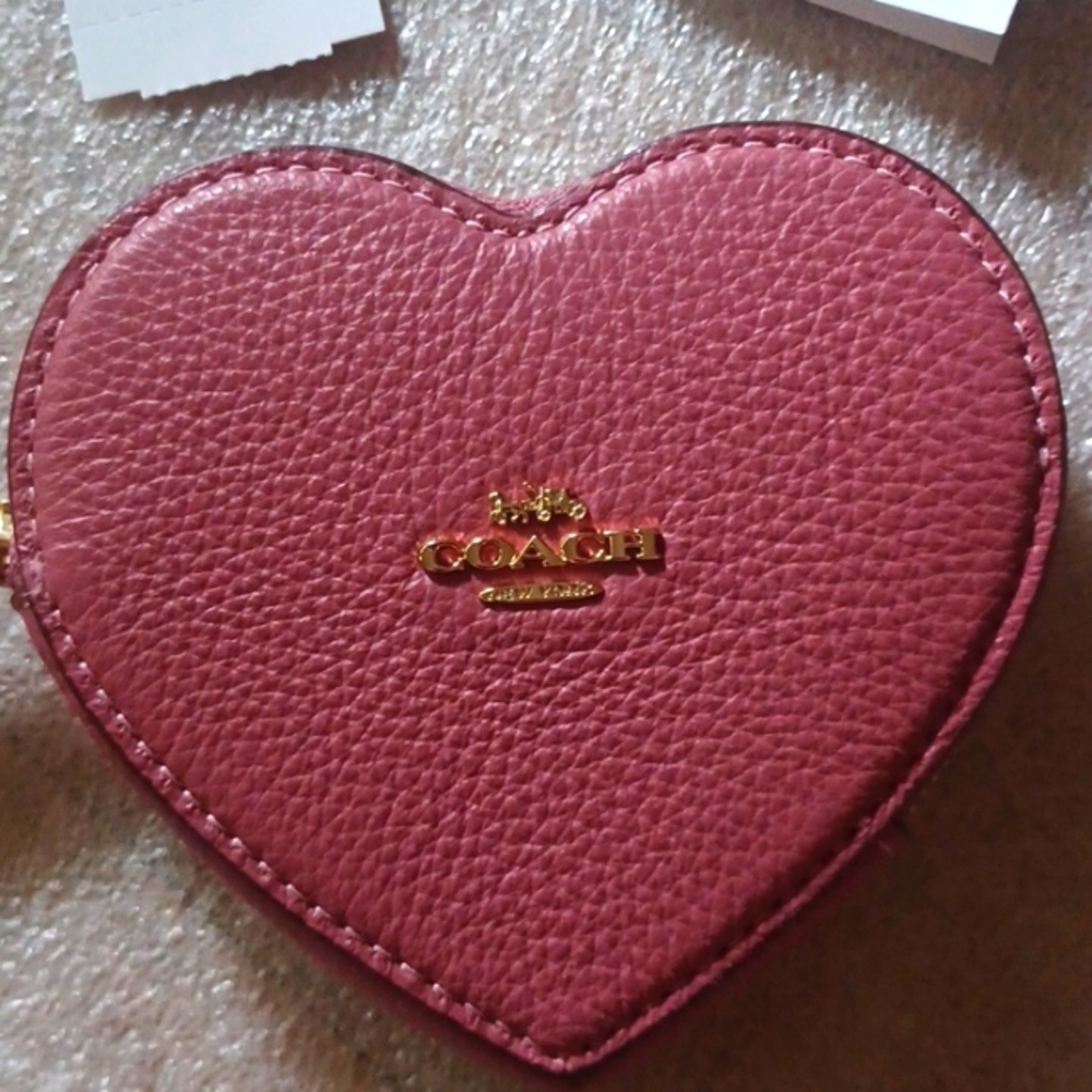 Coach Heart Coin Case NWT - Picture 2 of 8